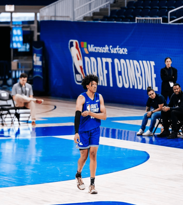 开云APP-包含卫冕冠军再夺头彩，球队实力暴涨的词条