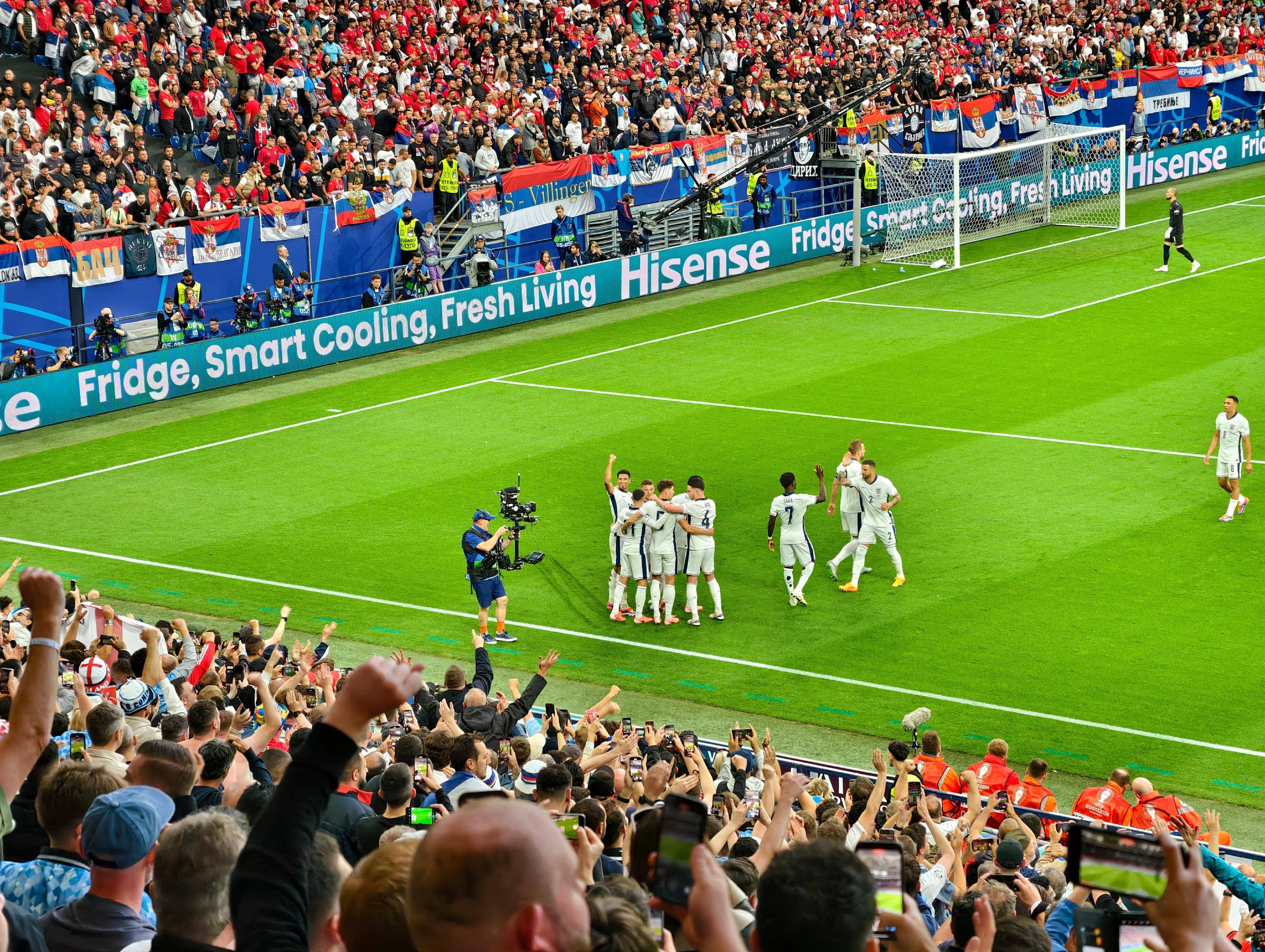 关于波兰-战平瑞士，欧洲杯预选赛平分秋色的信息