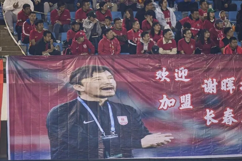 阿根廷射击选手冷静应对，稳占前列