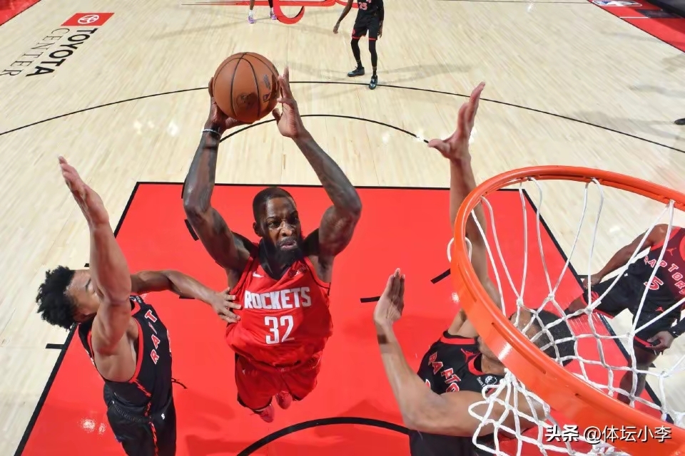 关于猛龙队主力球员空接暴扣，助球队逆转比分的信息