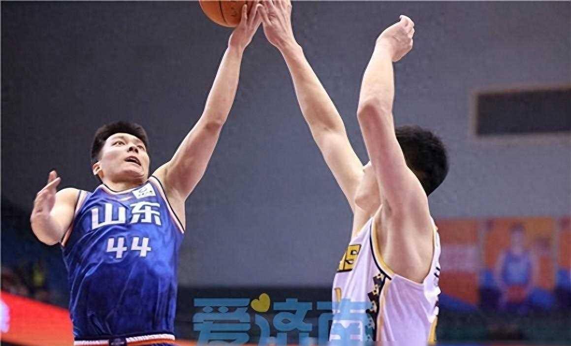 山东男篮在本赛季的表现令人瞩目 山东男篮在本赛季的表现令人瞩目