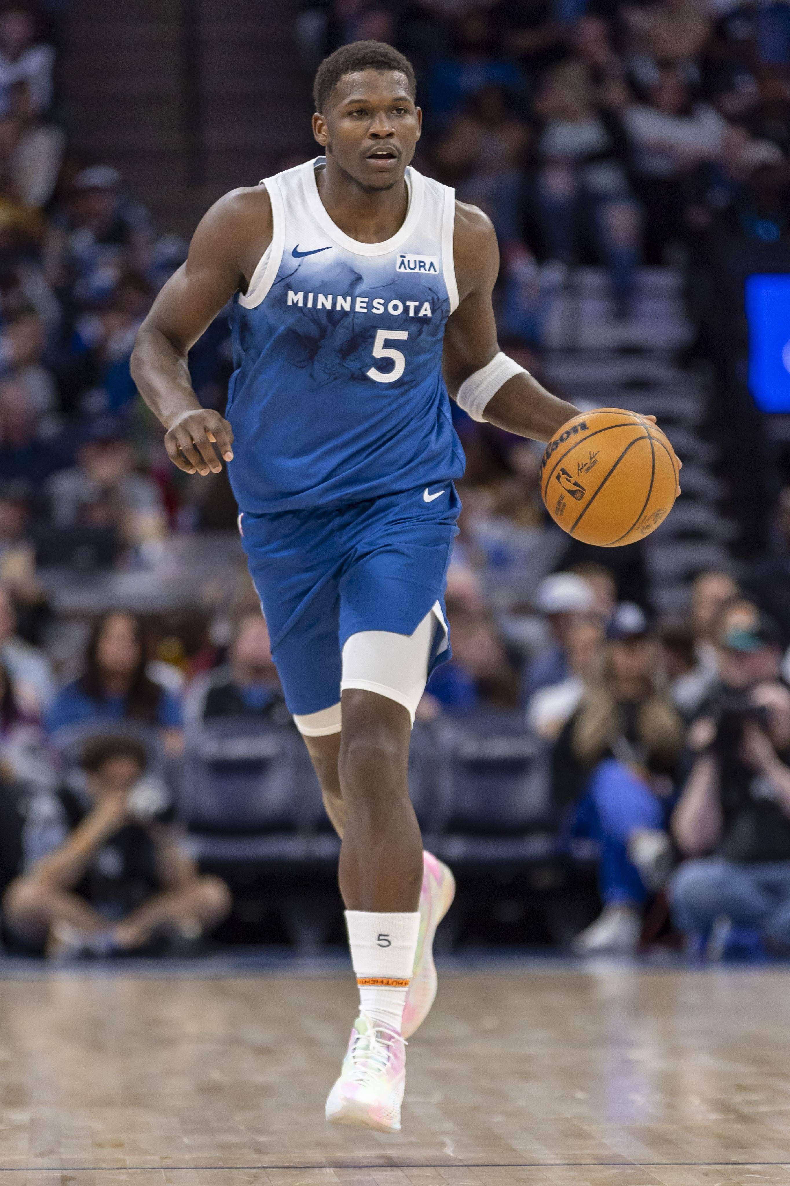 包含东欧篮球联赛争夺激烈,全力以赴的词条 包含东欧篮球联赛争夺激烈,全力以赴的词条