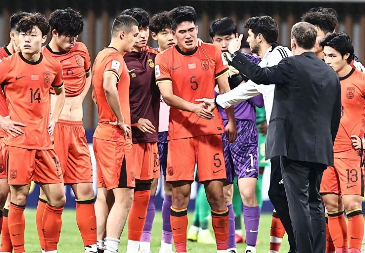 关于伊拉克球队坚挺不倒，亚洲杯赛表现频频抢眼的信息