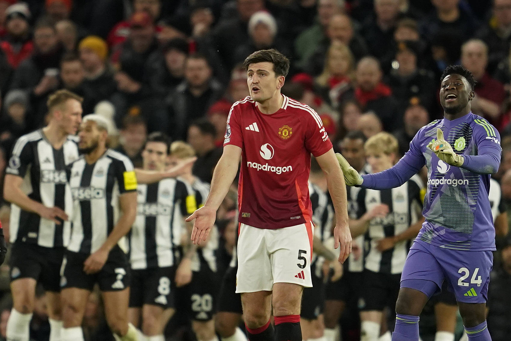 开云体育平台APP-曼联濒临出局，淘汰赛晋级之路充满坎坷