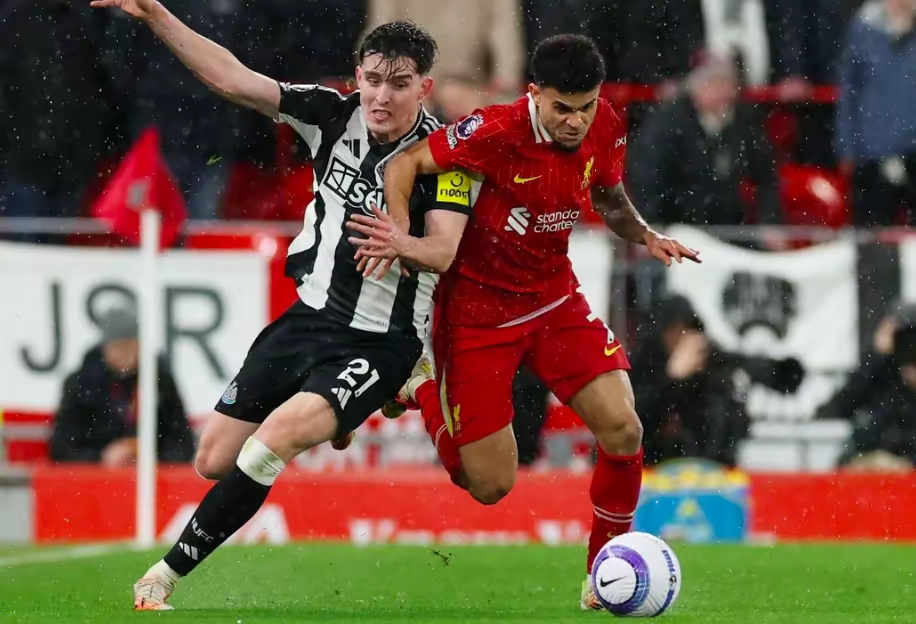 利物浦后卫神奇扳平,颠覆比赛形势 利物浦后卫神奇扳平,颠覆比赛形势