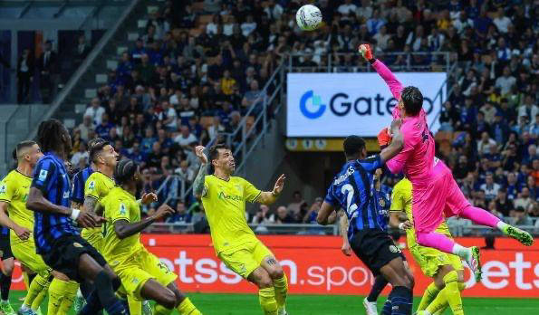 巴塞罗那中后卫转投意甲球队，异国他乡再战