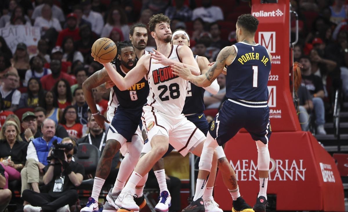 关于火箭主场以120比116力克快船，取得三连胜的信息