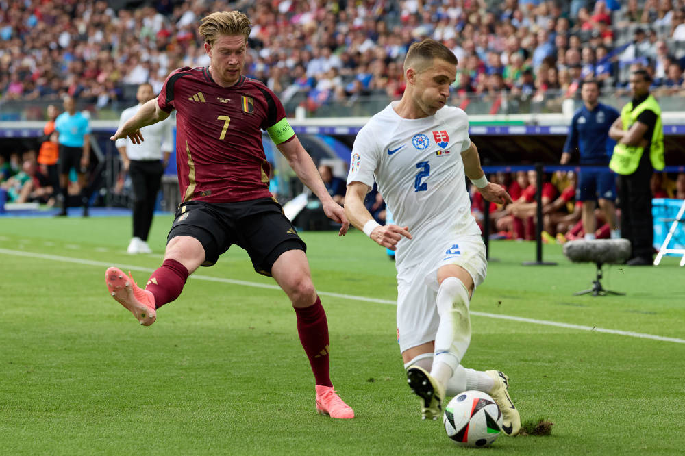 欧国联比赛中,球队连胜展现雄心 欧国联比赛中,球队连胜展现雄心