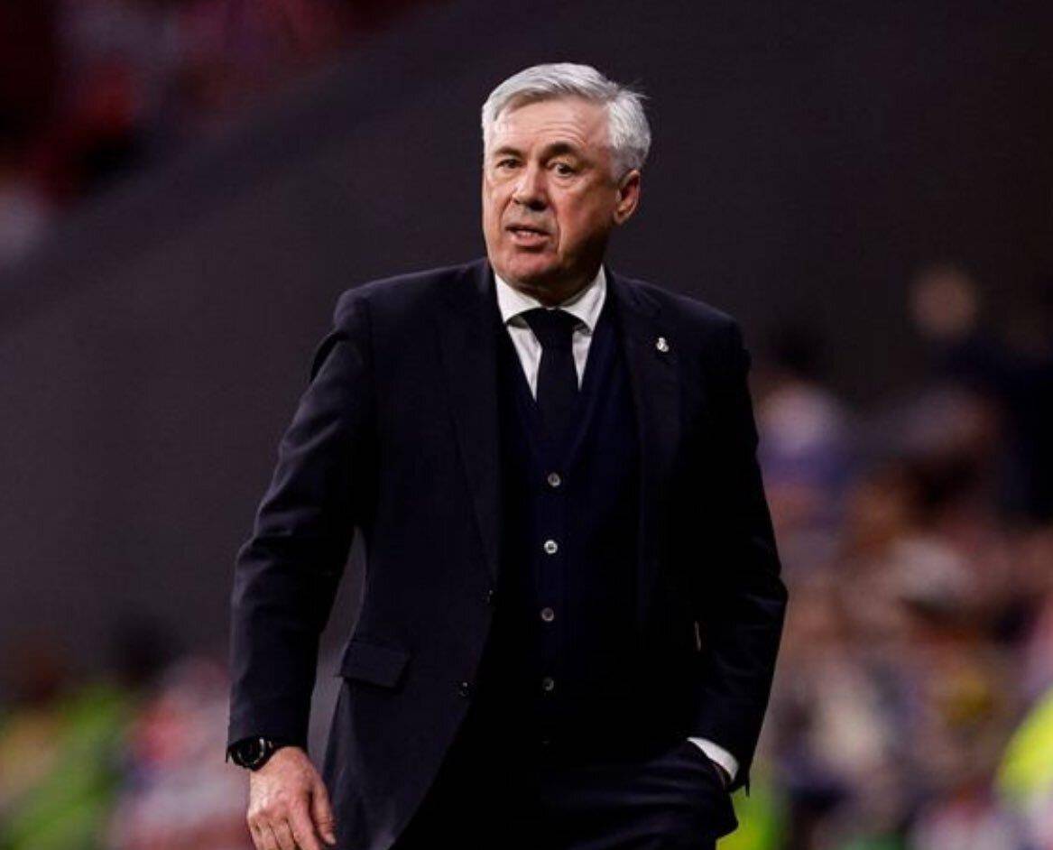 关于著名足球教练被爆料私生活混乱，掀起风波的信息