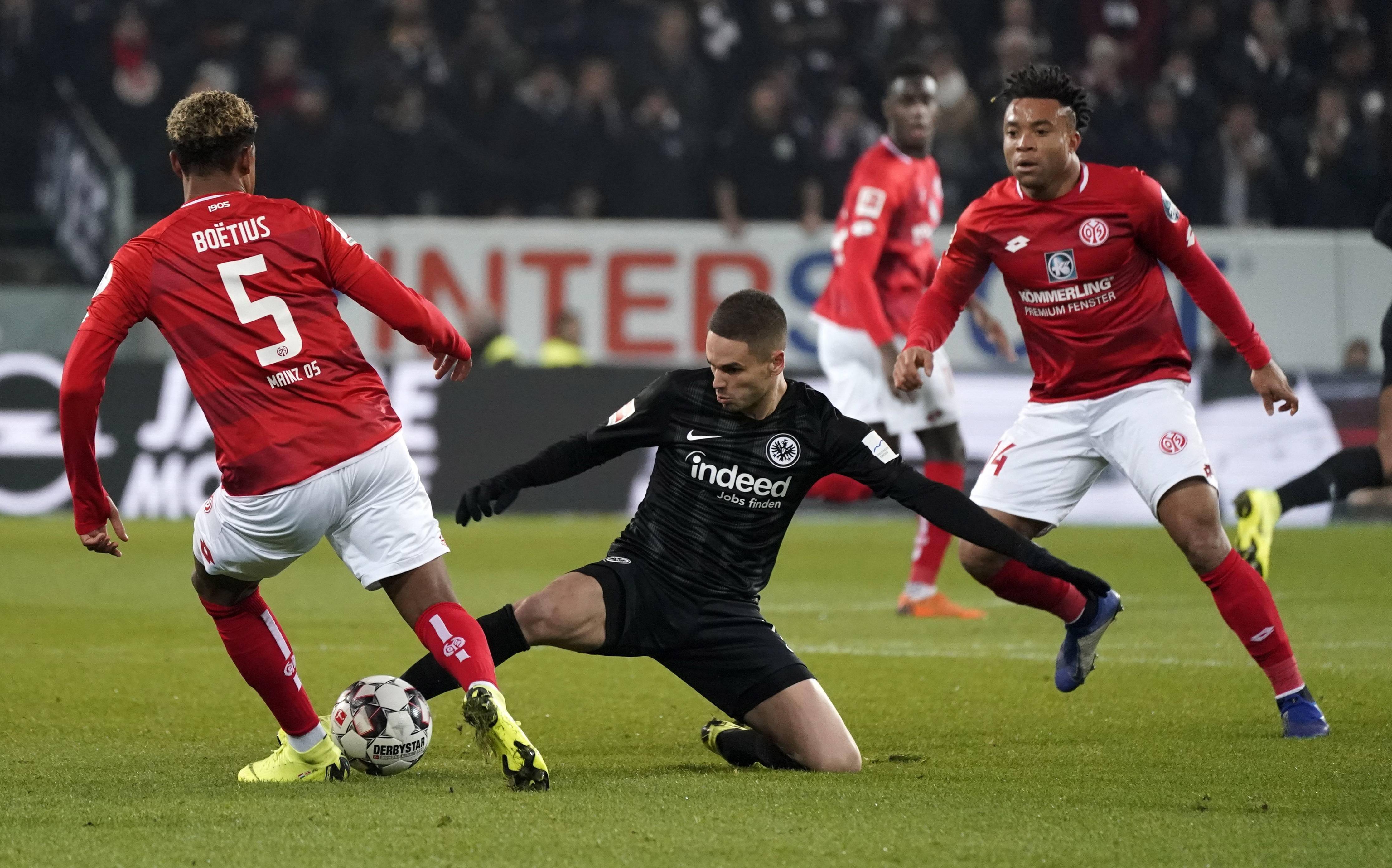 开云体育APP下载-美因茨主场失利，赛季艰难启程