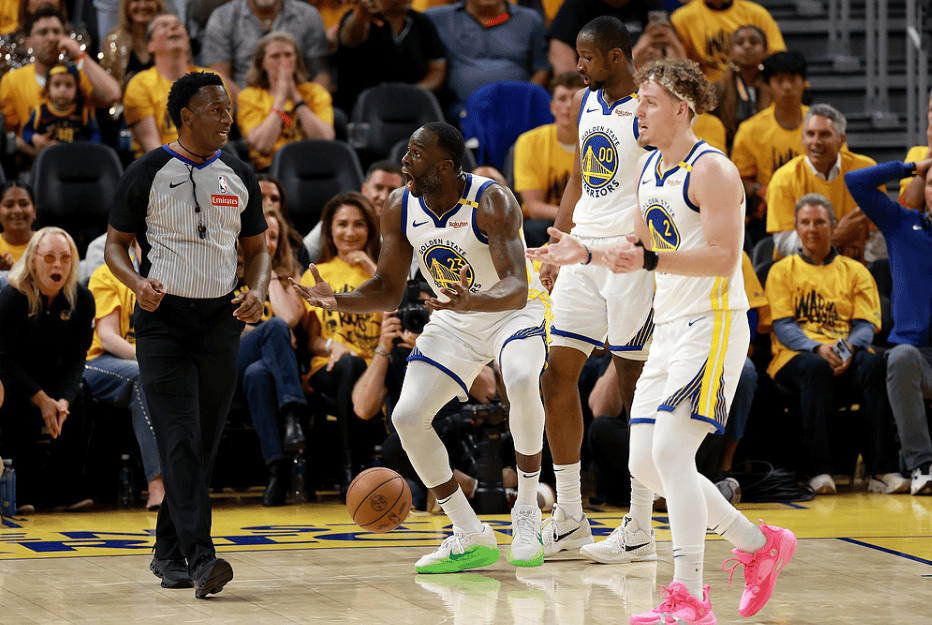 开云下载-基里连科砍下三双带队成功晋级