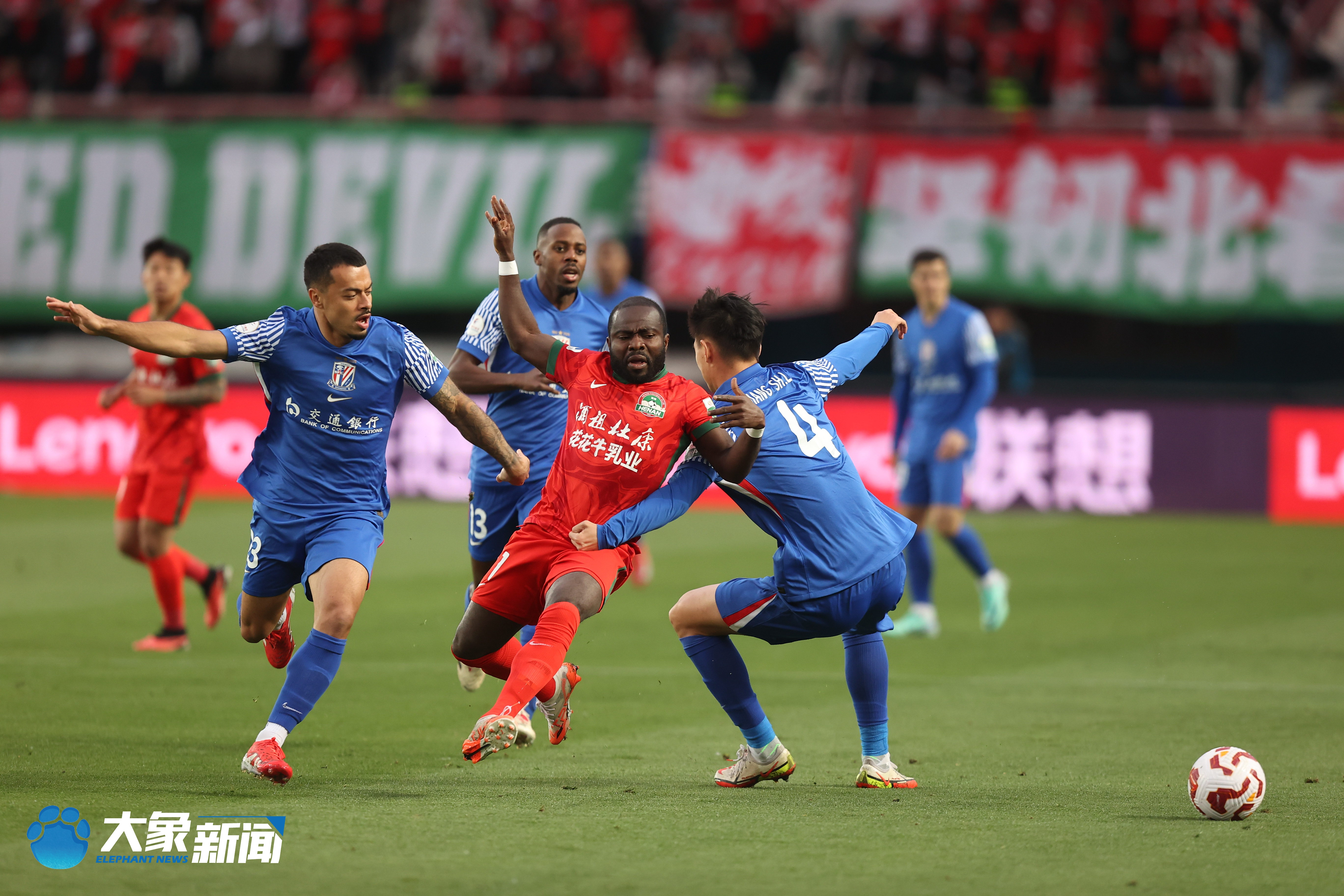 关于河南建业后防线表现极差,连续两场比赛丢球超过三球的信息 关于河南建业后防线表现极差,连续两场比赛丢球超过三球的信息