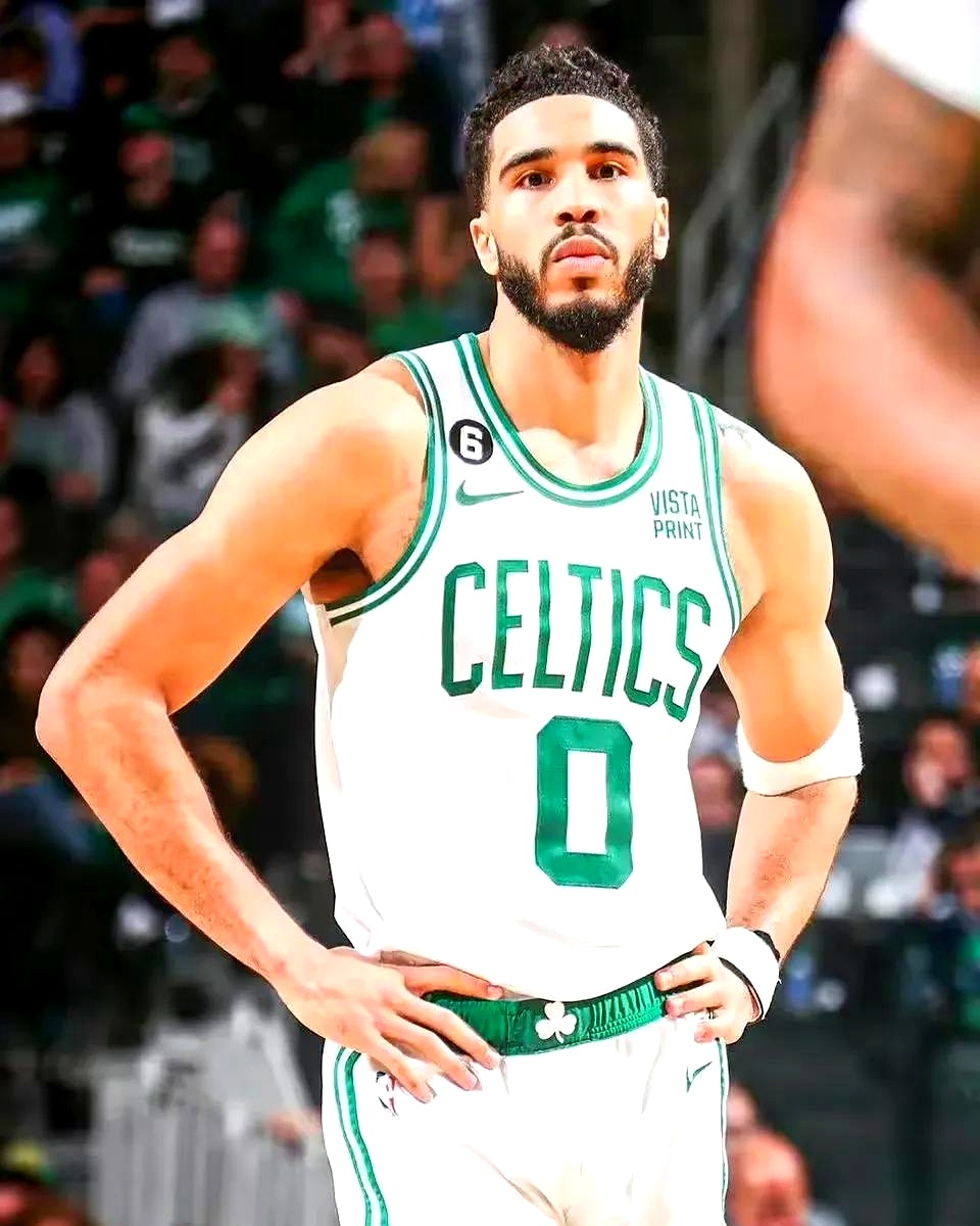 凯尔特人惨败活塞,厄文低迷送出失误 凯尔特人惨败活塞,厄文低迷送出失误