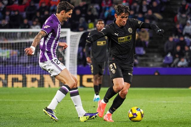 开云体育官方网站-皇马击败瓦伦西亚，继续领跑西甲积分榜