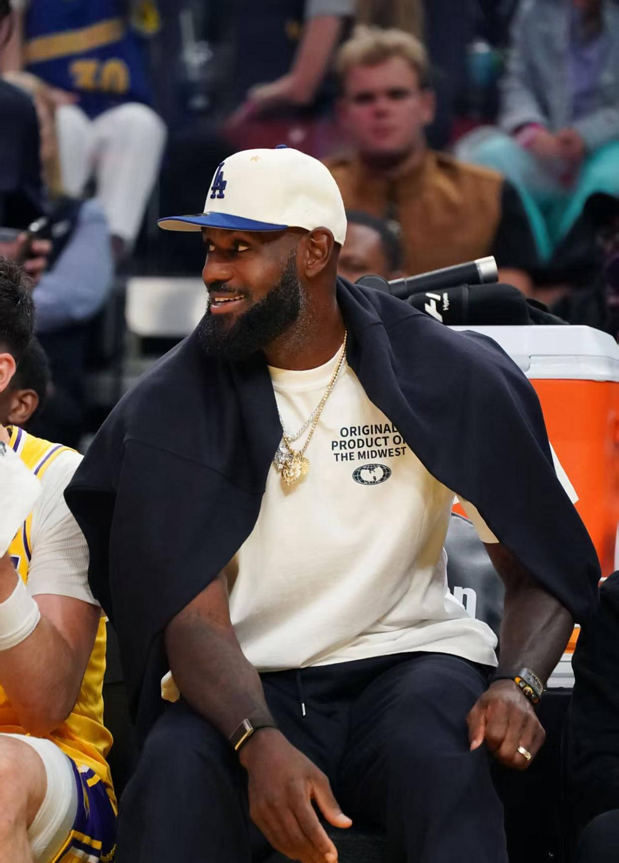 开云APP-步行者轻取雄鹿，詹姆斯扛起全队的简单介绍