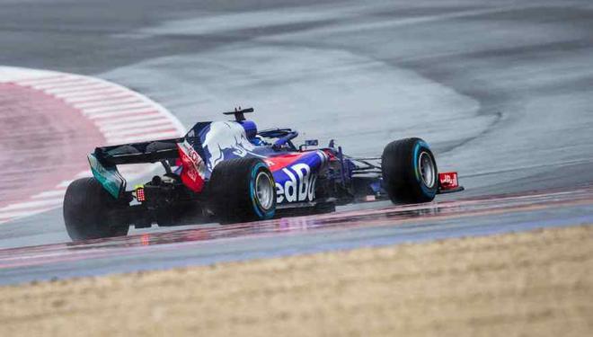 开云体育app-雷诺车队鏖战红牛二队，汉密尔顿带队取胜的简单介绍